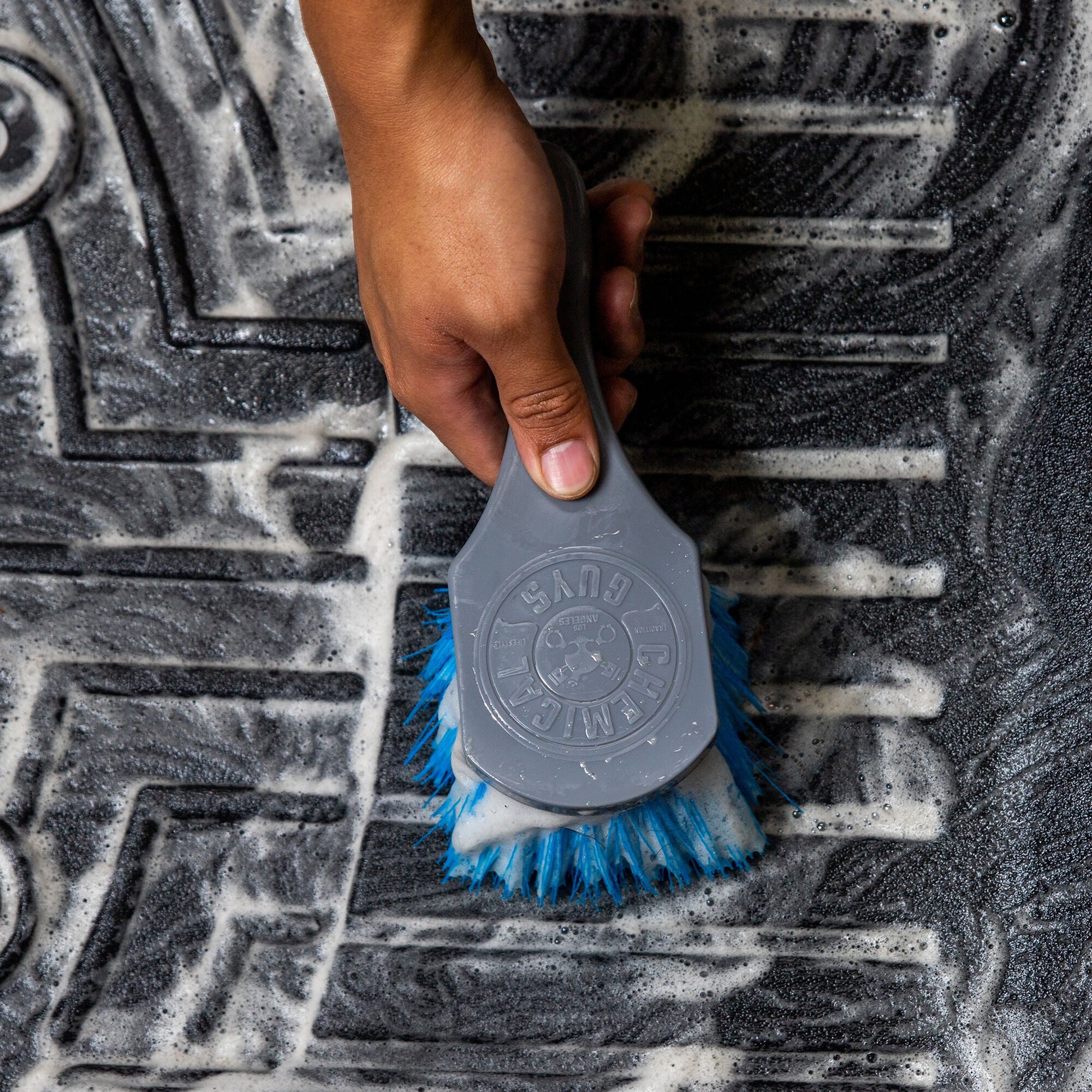 Big Blue Stiffy Heavy Duty Tire Brush - Image 10