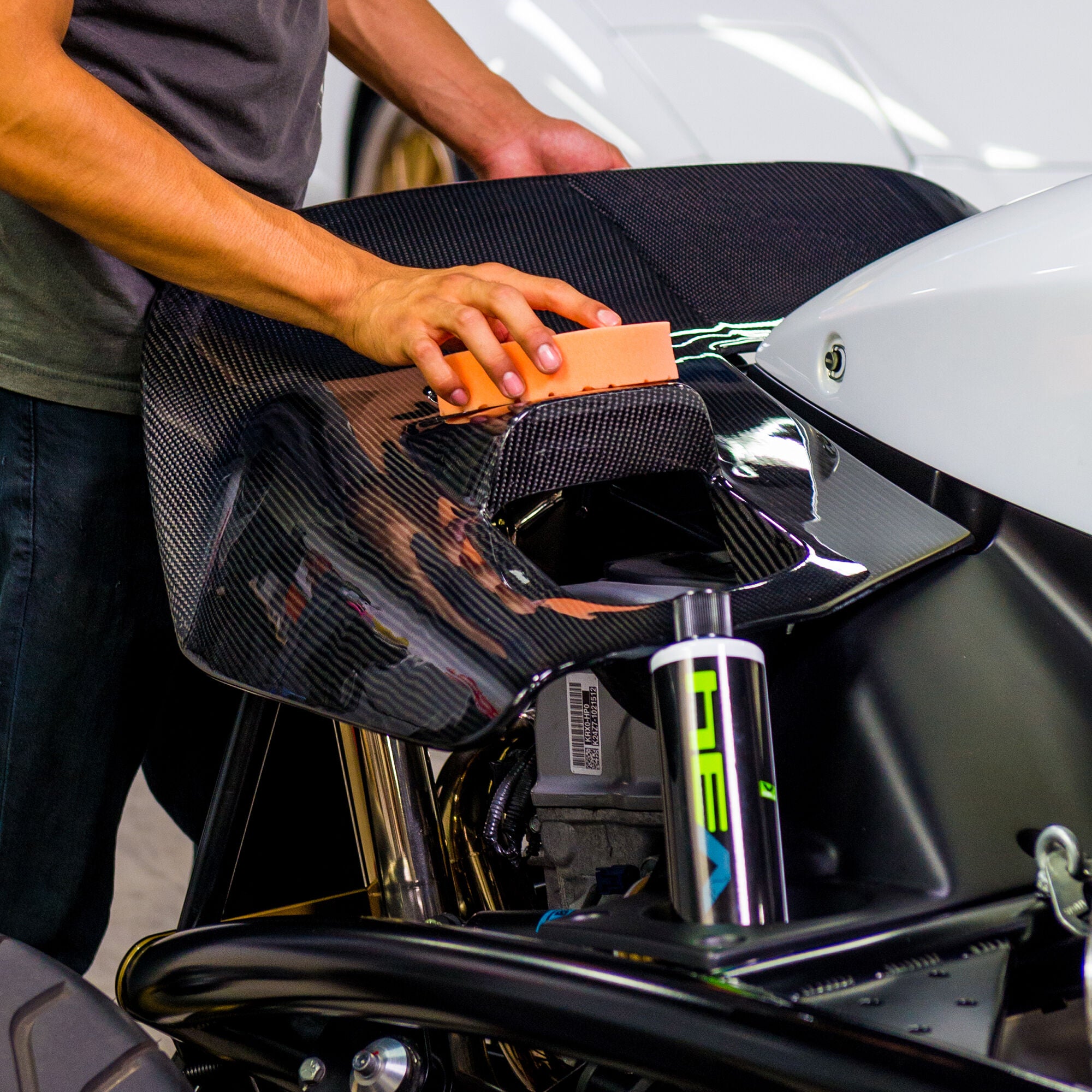 V34 Paint Correction Hybrid Compound - Image 3